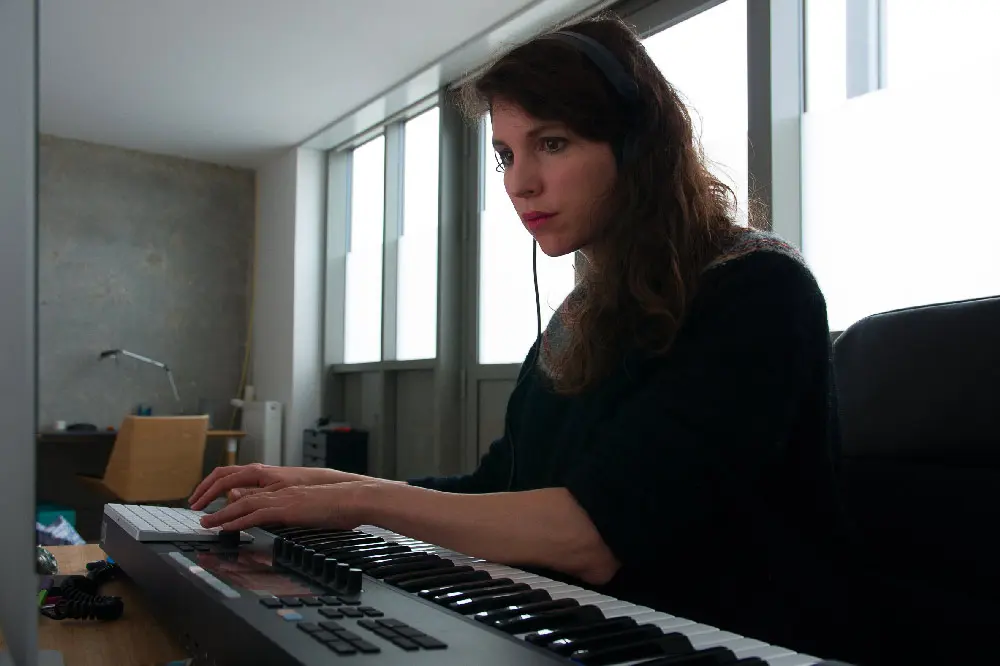 Portrait de Delphine au travail - Photo Sophie Bouteiller