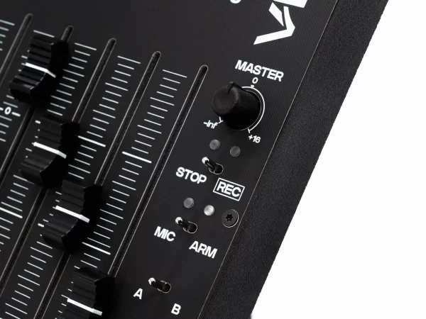 VDB FINGER CONTROL SURFACE detail Master button 2